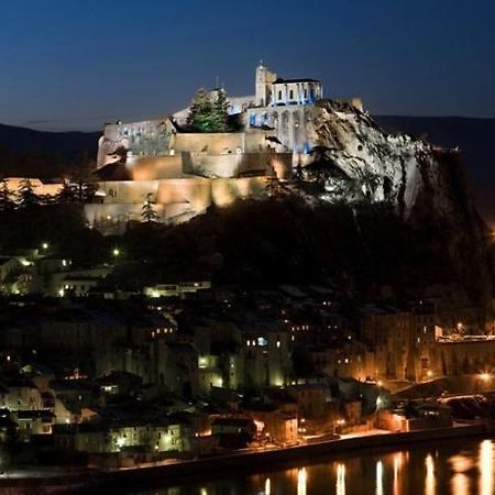 Etxe Laminak Panzió Sisteron Kültér fotó