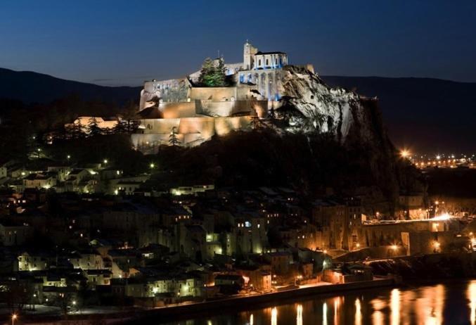 Etxe Laminak Panzió Sisteron Kültér fotó