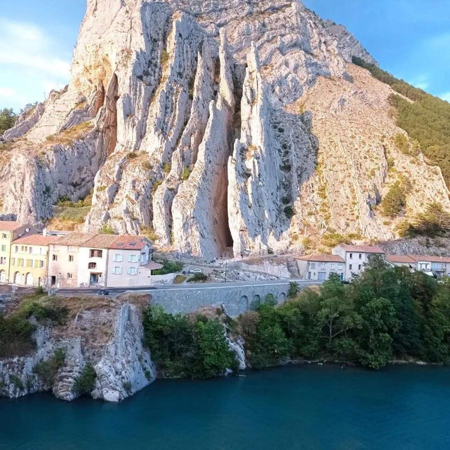 Etxe Laminak Panzió Sisteron Kültér fotó